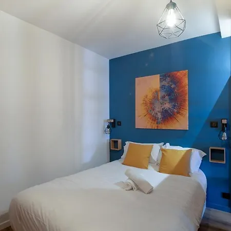 Charmant Appartement Antibes شقة *